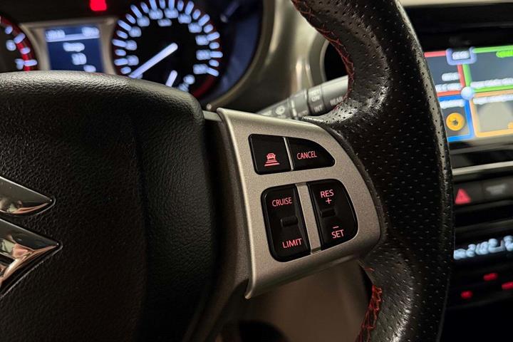 Sølv Suzuki Vitara fra 2016