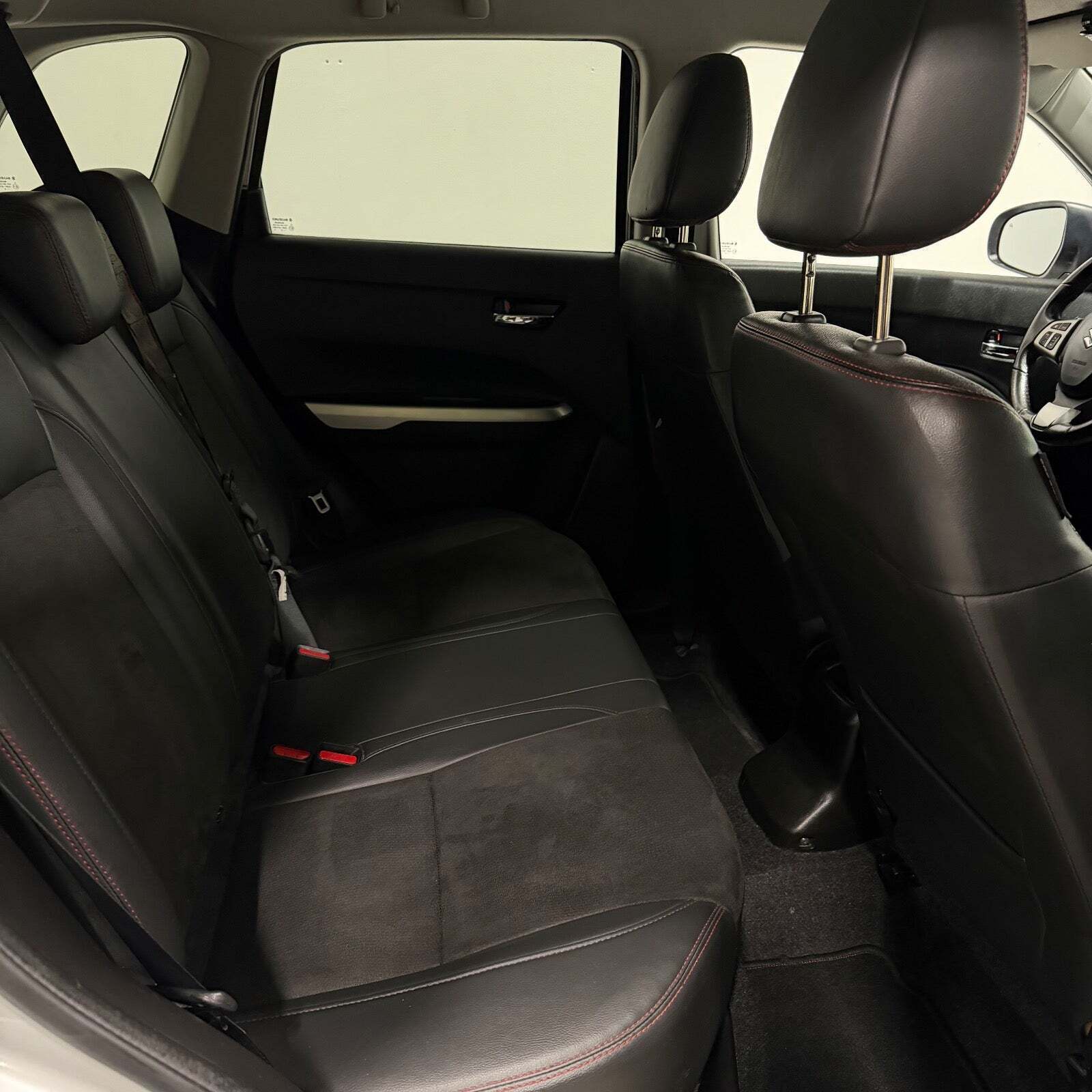 Sølv Suzuki Vitara fra 2016