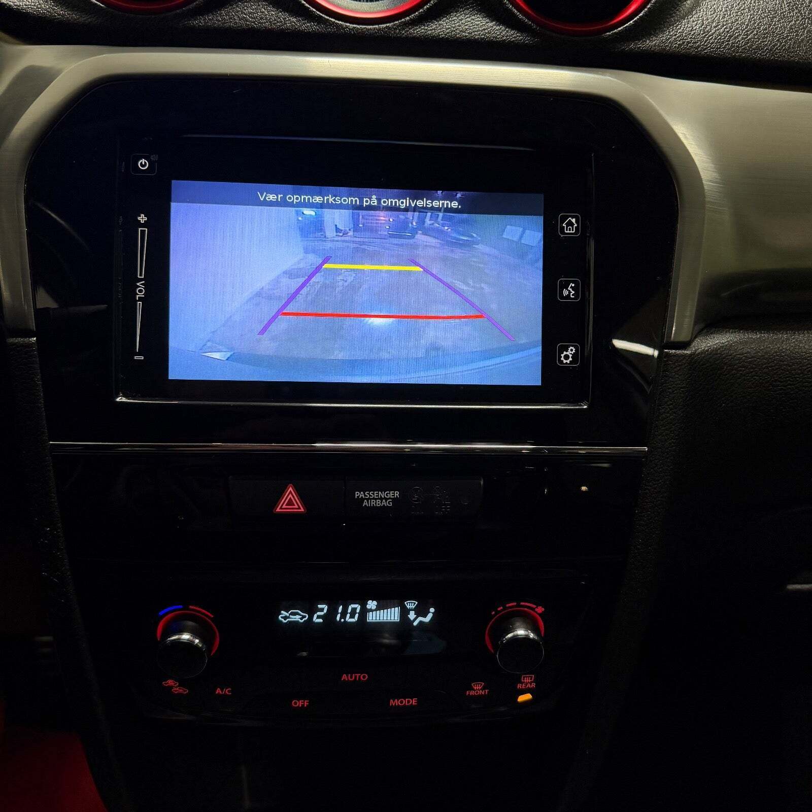 Sølv Suzuki Vitara fra 2016