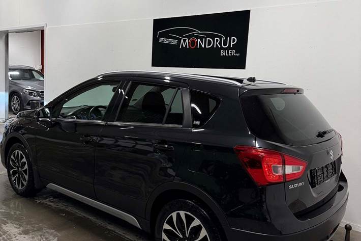 Sort Suzuki S-Cross fra 2016