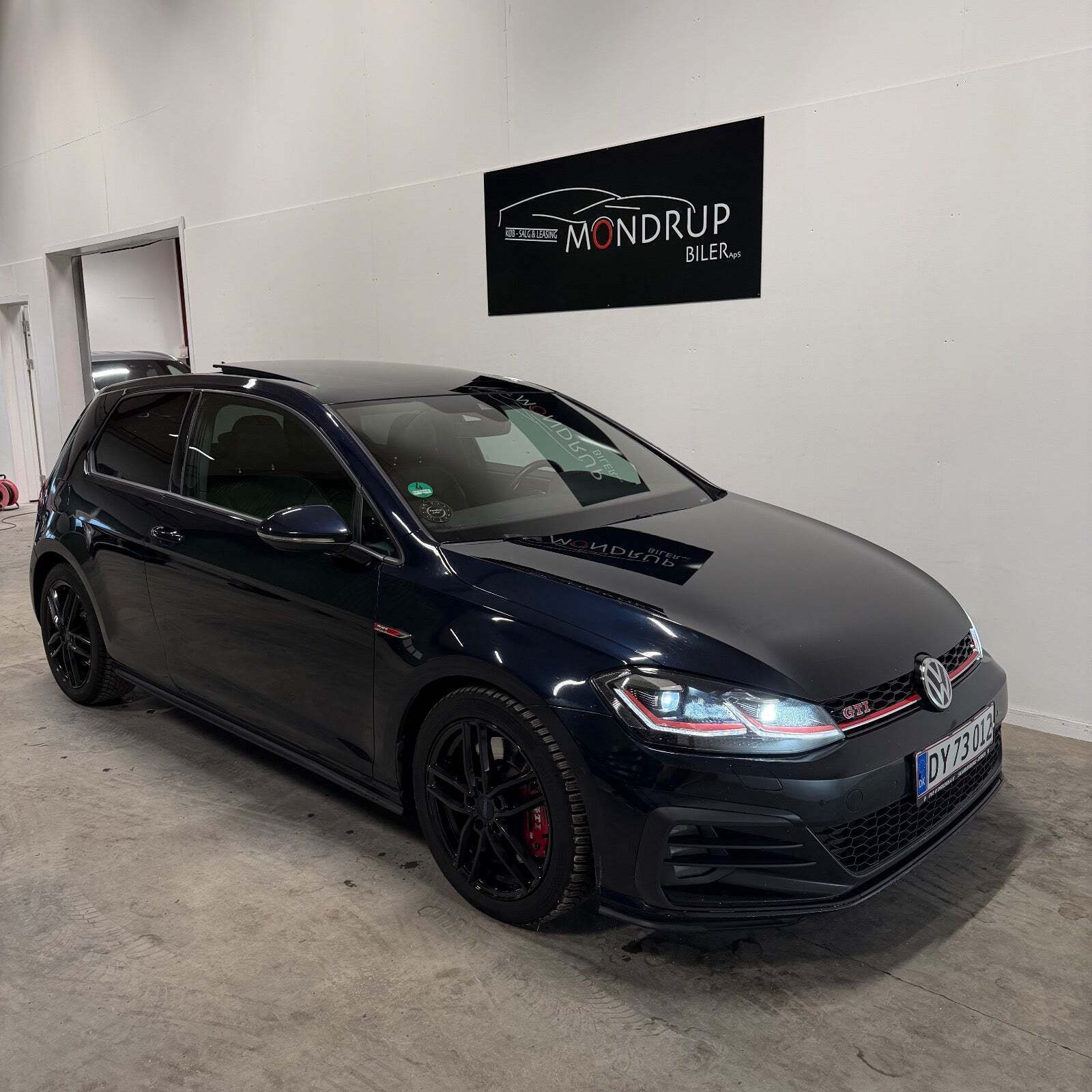 Blå VW Golf VII fra 2018
