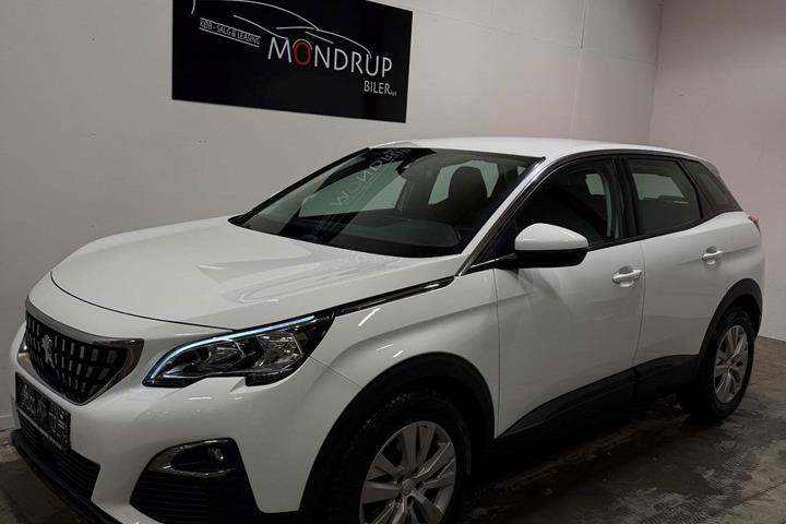 Hvid Peugeot 3008 fra 2018 set udefra