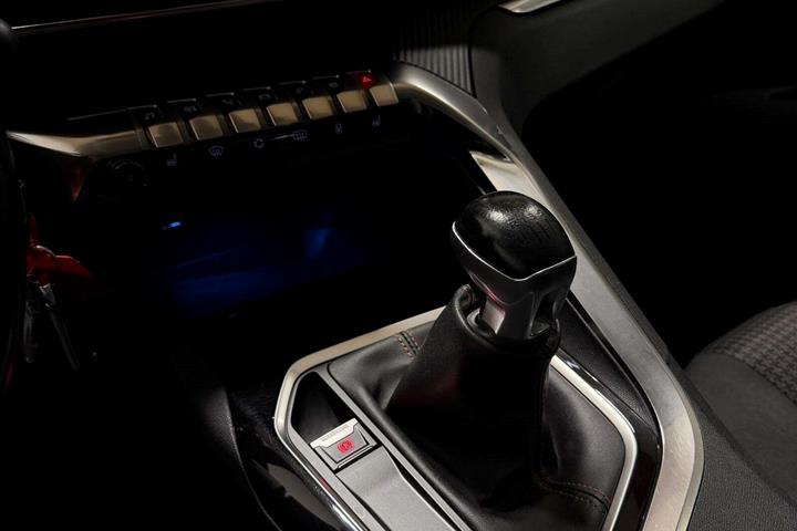 Hvid Peugeot 3008 fra 2018