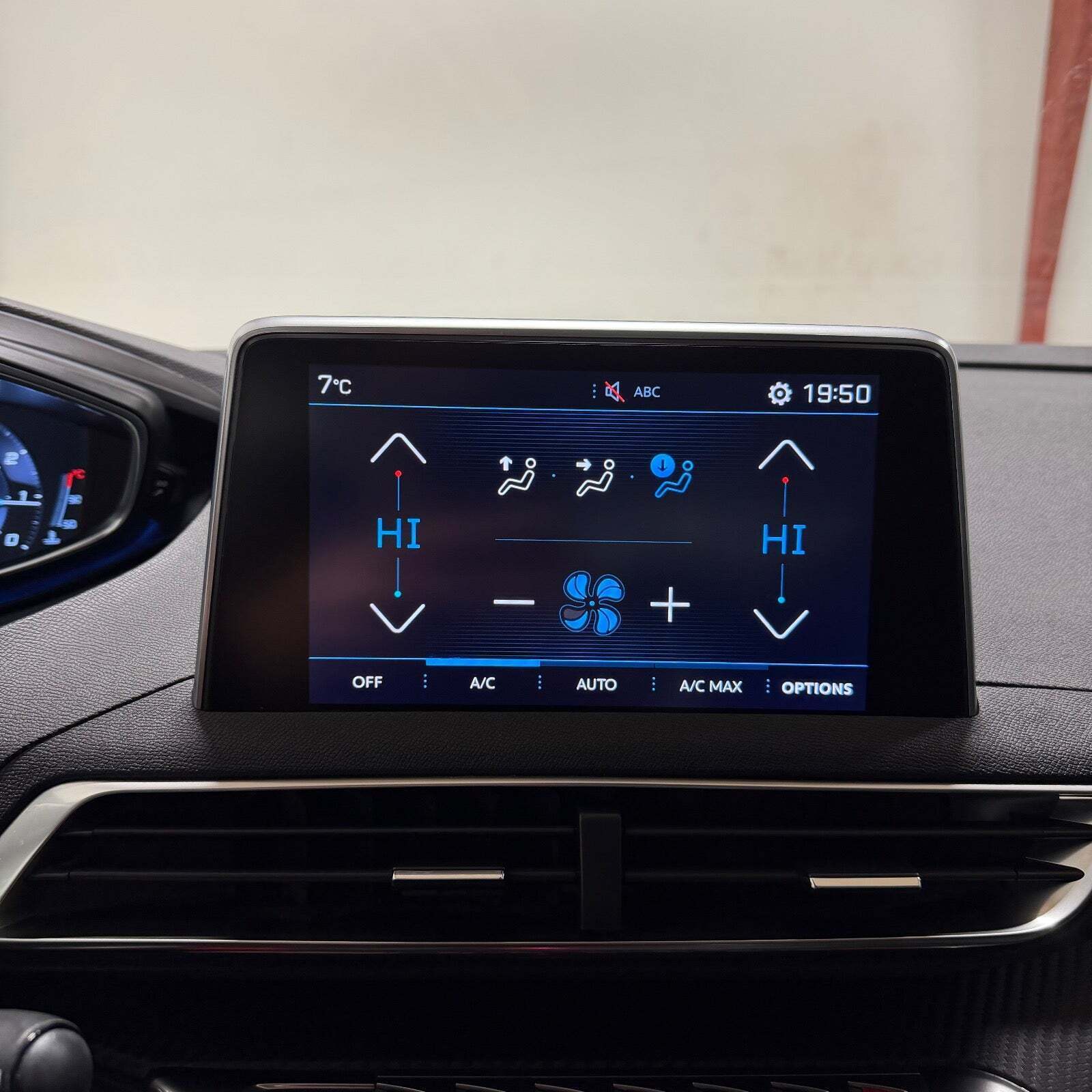 Hvid Peugeot 3008 fra 2018