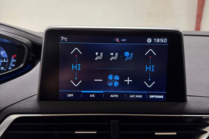 Hvid Peugeot 3008 fra 2018