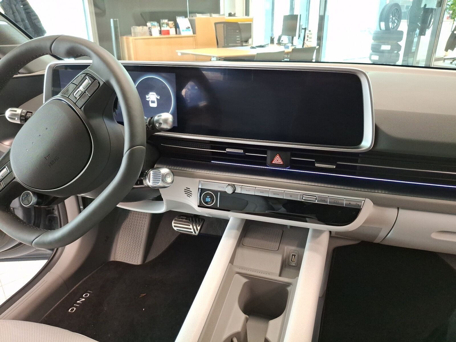 Blå Hyundai Ioniq 6 fra 2024