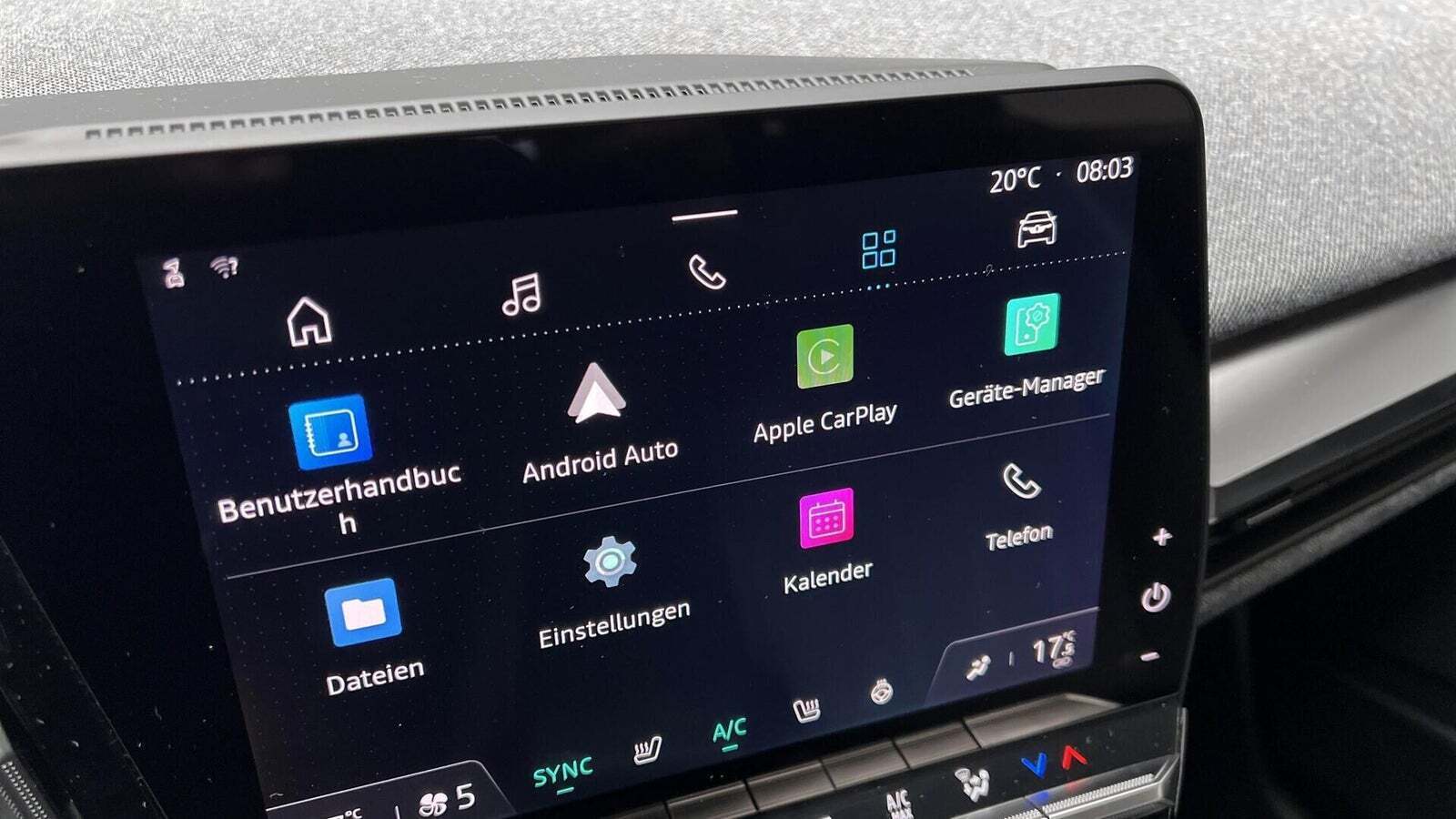 Hvid Renault Megane E-Tech fra 2023