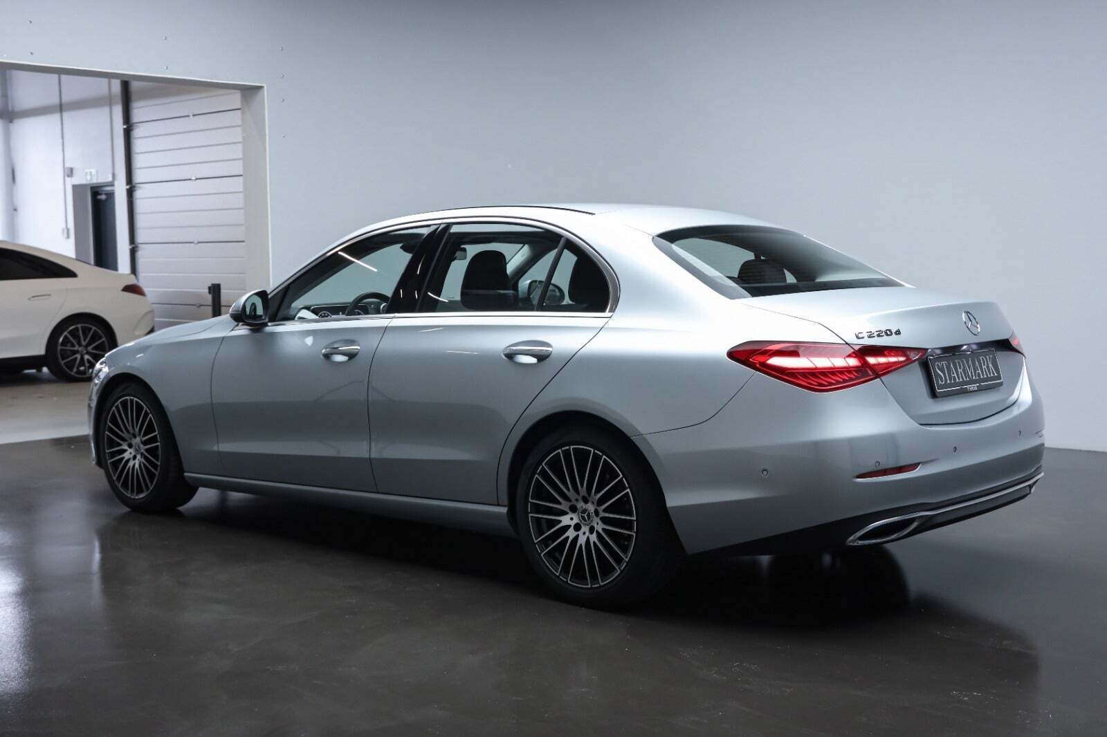 Sølv Mercedes C220 d fra 2022