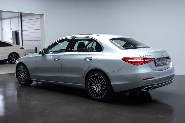 Sølv Mercedes C220 d fra 2022