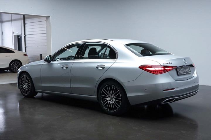 Sølv Mercedes C220 d fra 2022