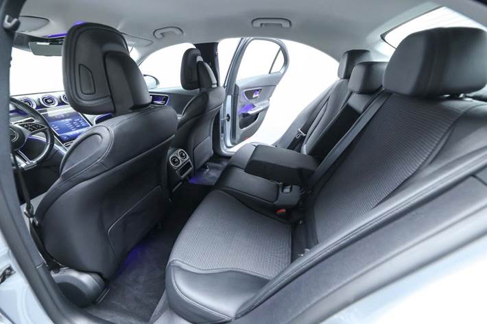 Sølv Mercedes C220 d fra 2022