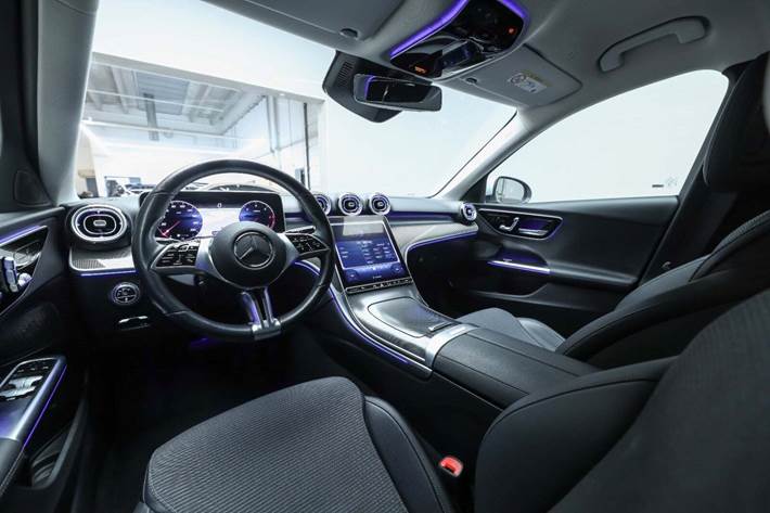 Sølv Mercedes C220 d fra 2022