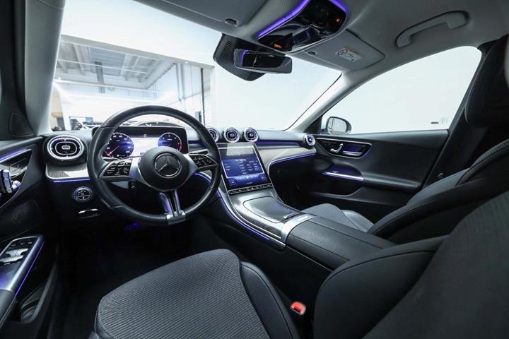 Sølv Mercedes C220 d fra 2022