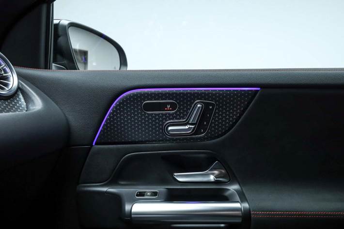 Sort Mercedes EQA250+ fra 2024