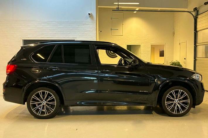 Sort BMW X5 fra 2018
