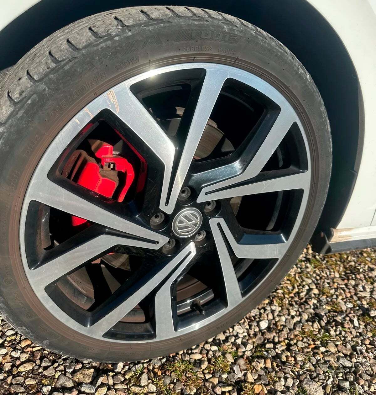 Hvid VW Polo fra 2019