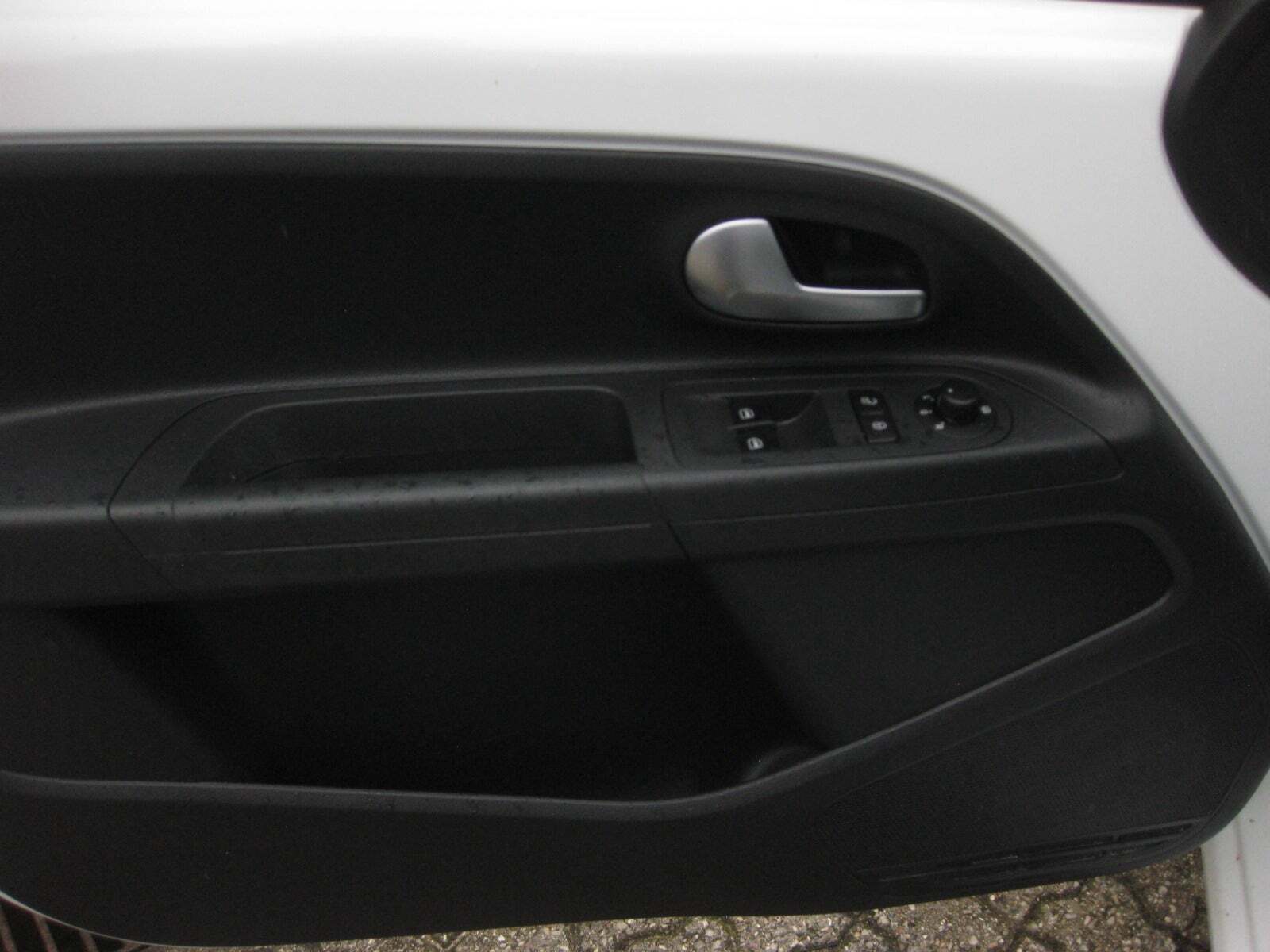 Hvid VW UP! fra 2020