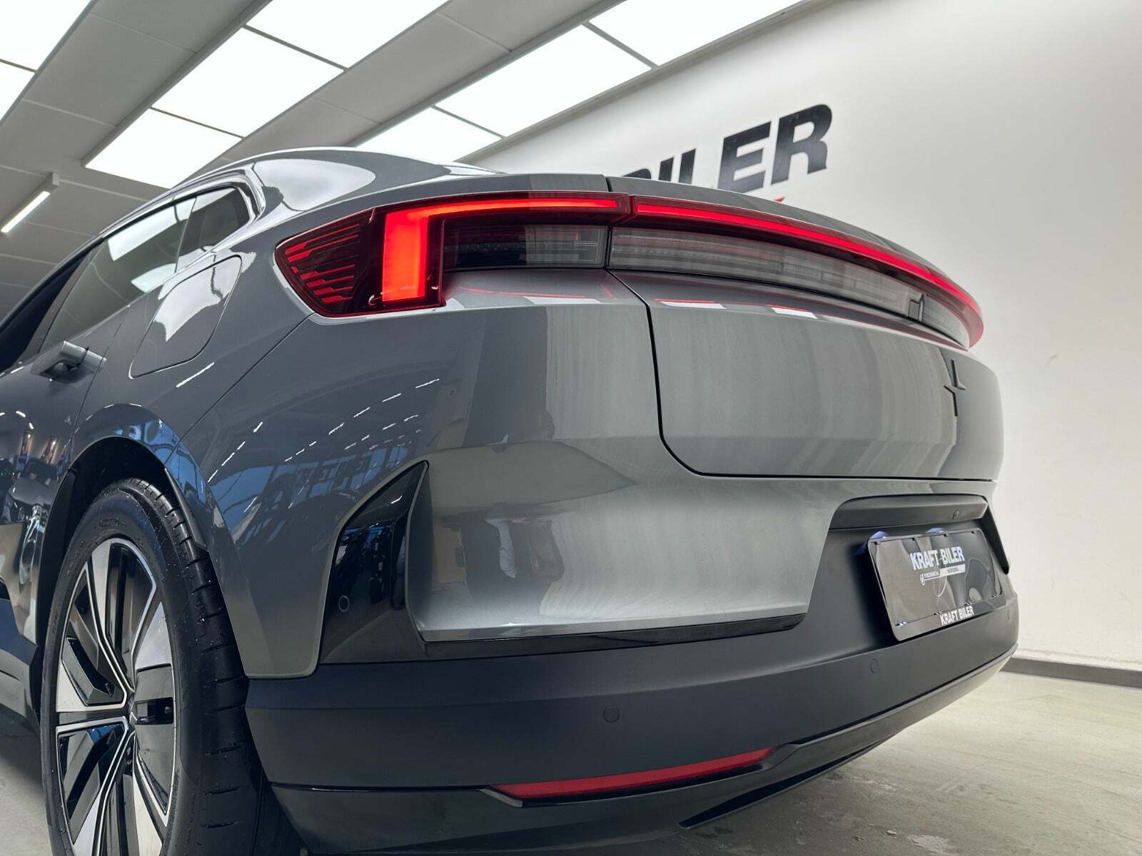 Polestar 4 Long Range AWD