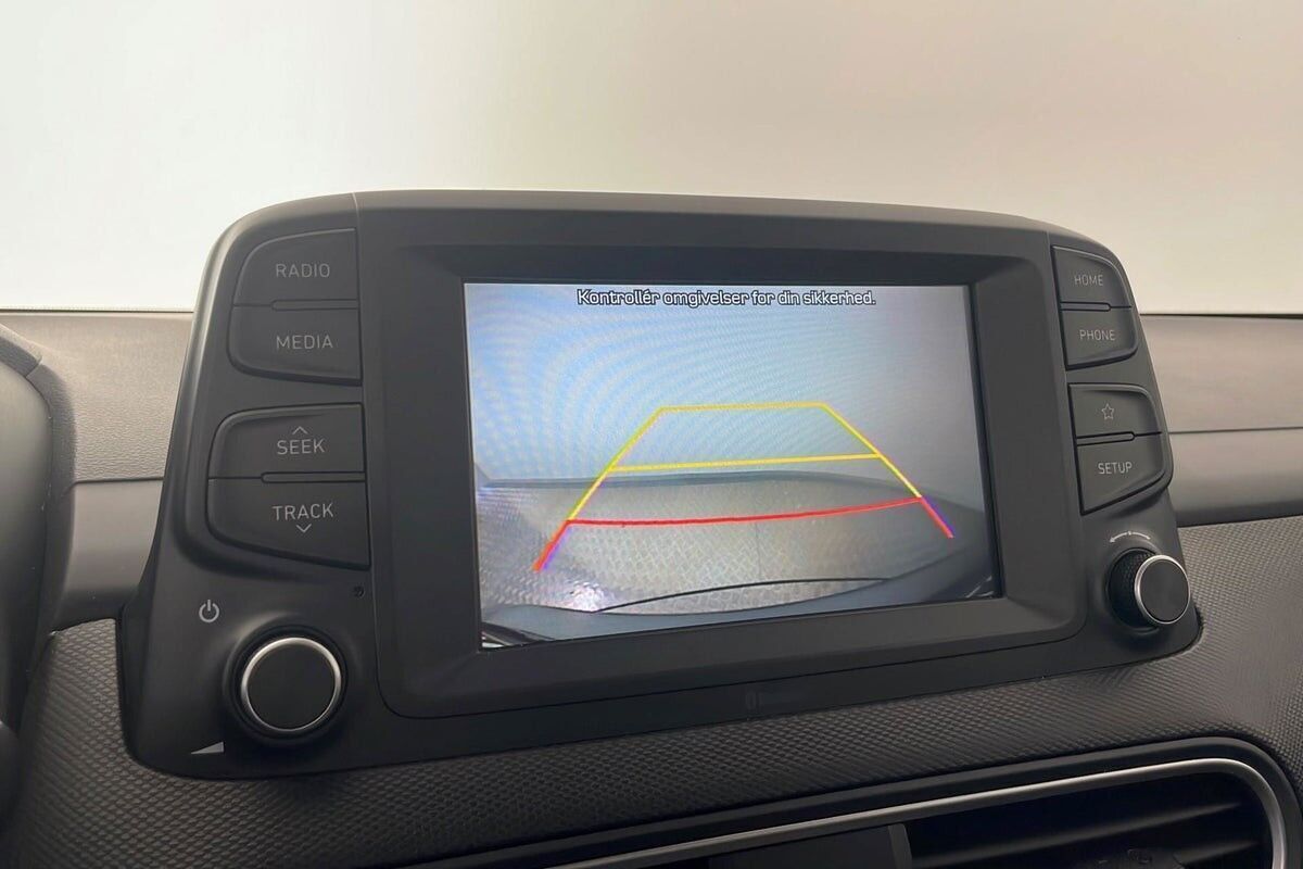 Grå Hyundai Kona fra 2021