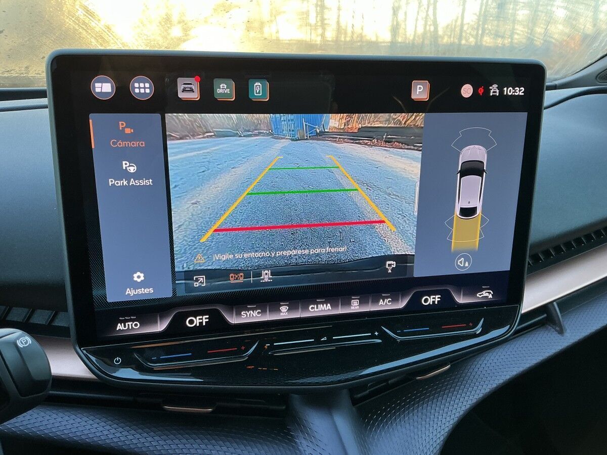 Hvid Cupra Tavascan fra 2025