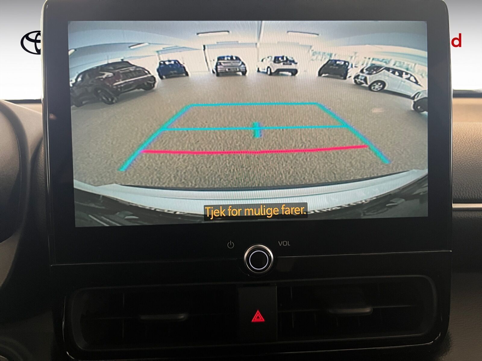 Hvid Toyota Yaris Cross fra 2024