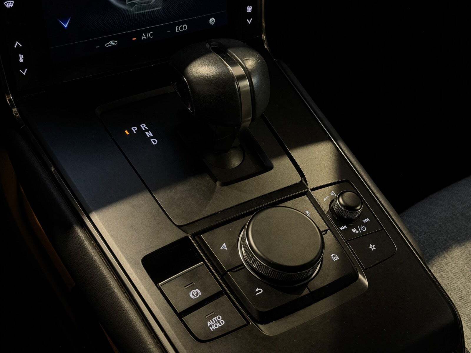 Sølv Mazda MX-30 fra 2022