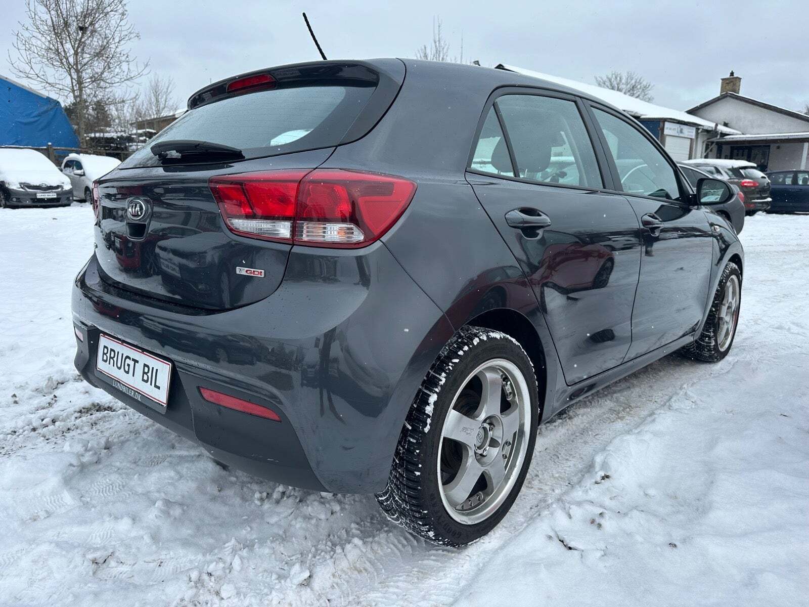 Grå Kia Rio fra 2018