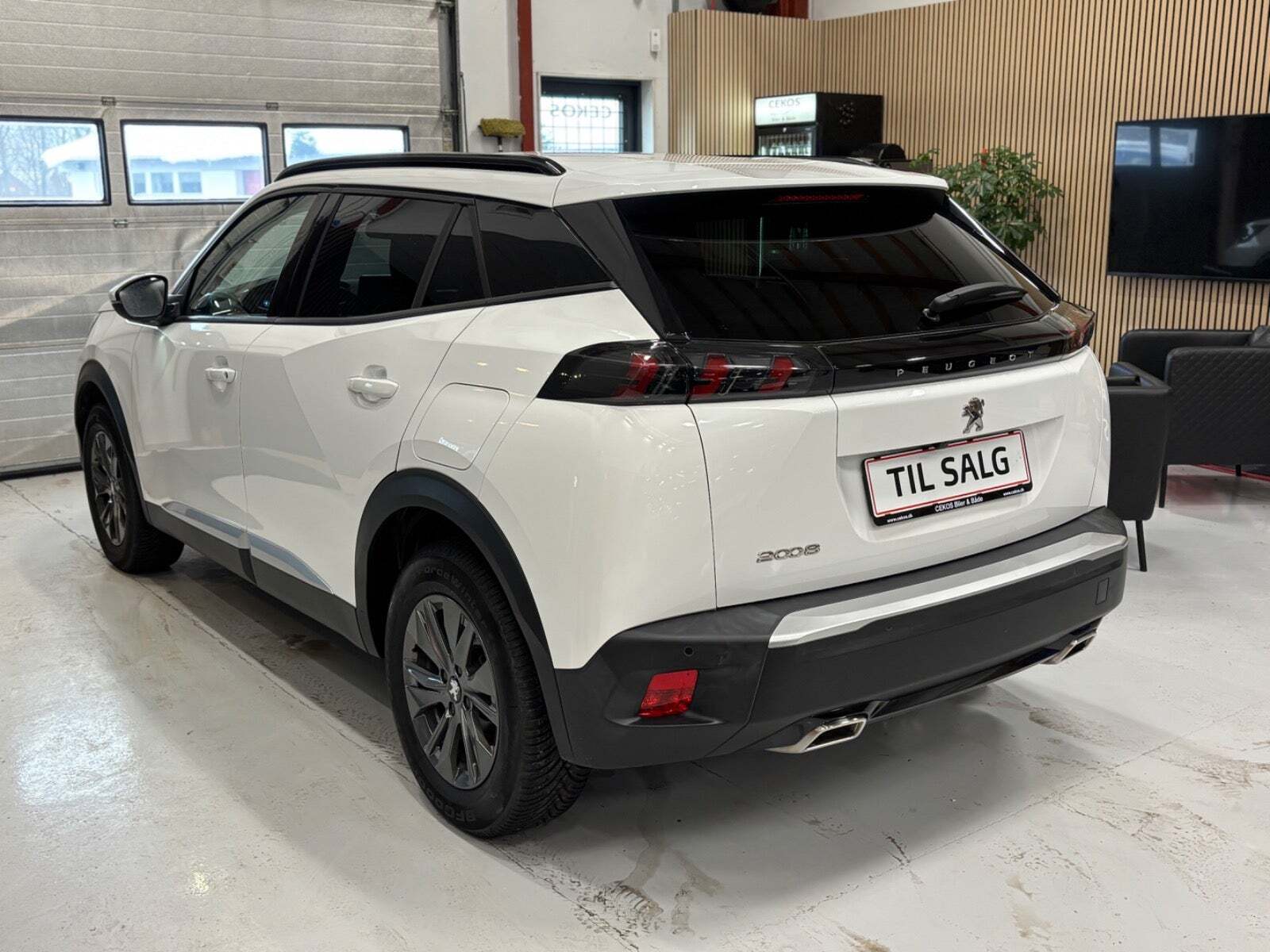 Peugeot 2008 1,2 PureTech 130 Selection Tech EAT8