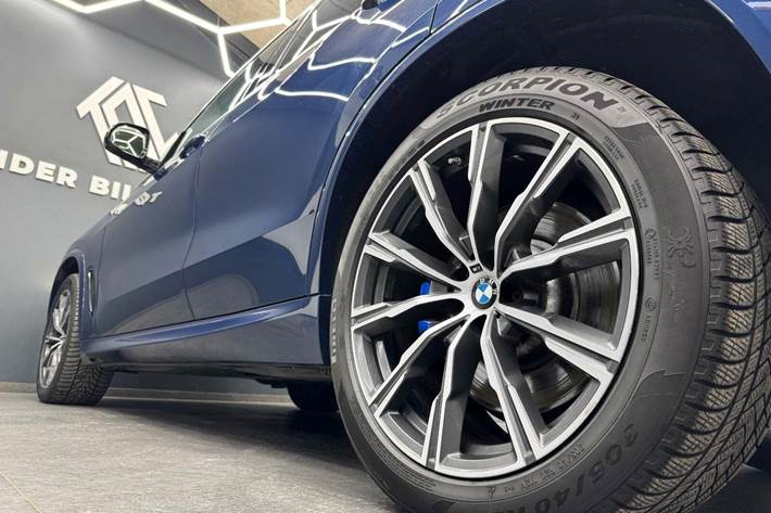 Blå BMW X5 fra 2019