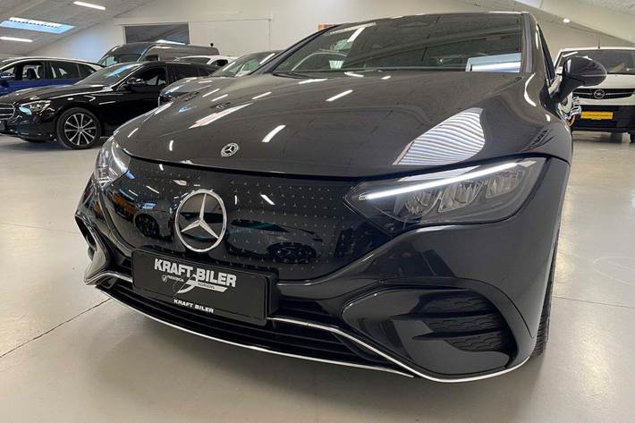 Grå Mercedes EQE350 fra 2024