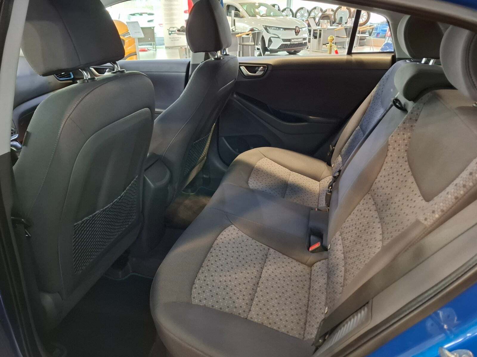 Blå Hyundai Ioniq fra 2018