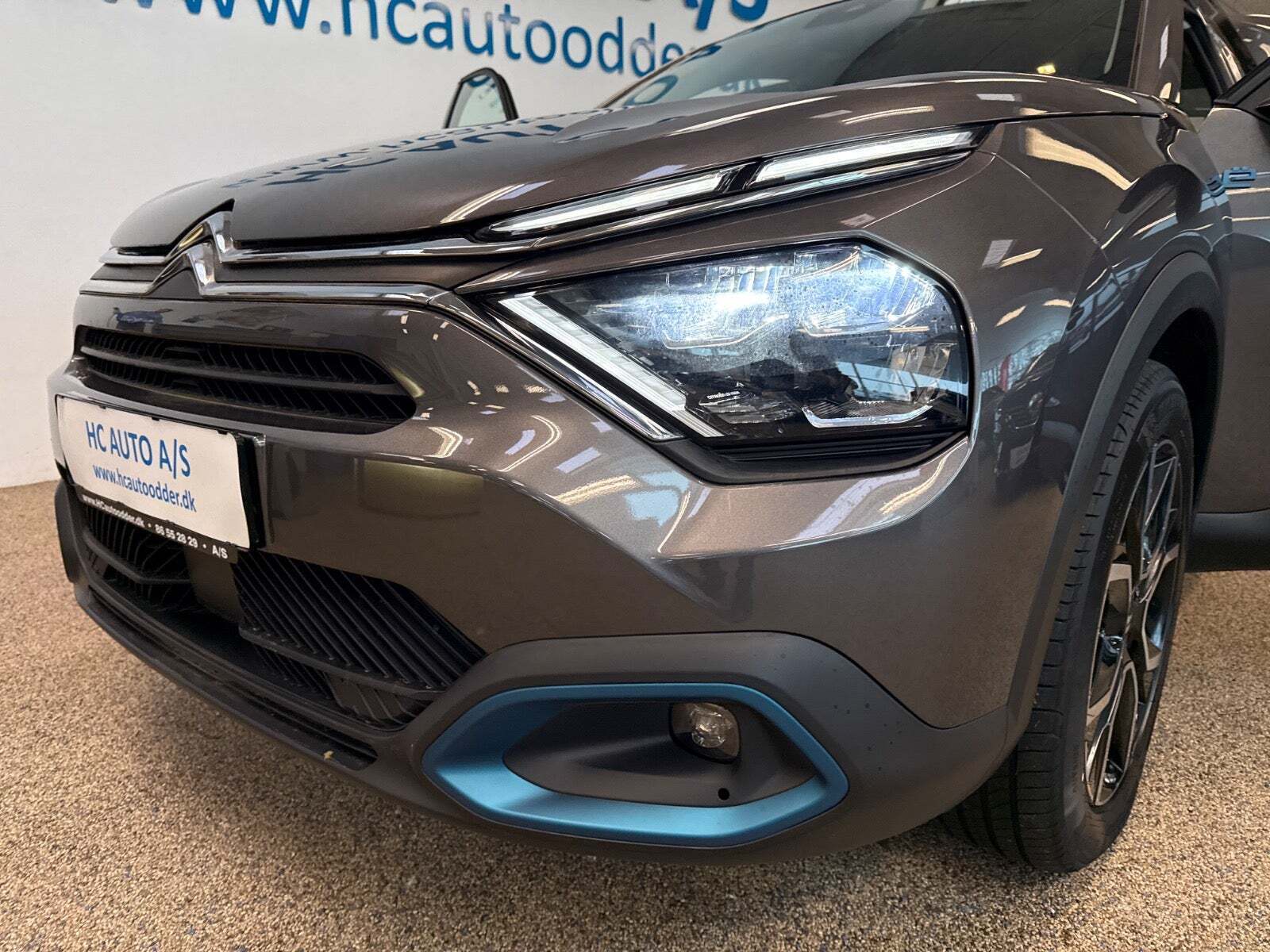 Grå Citroën ë-C4 X fra 2023