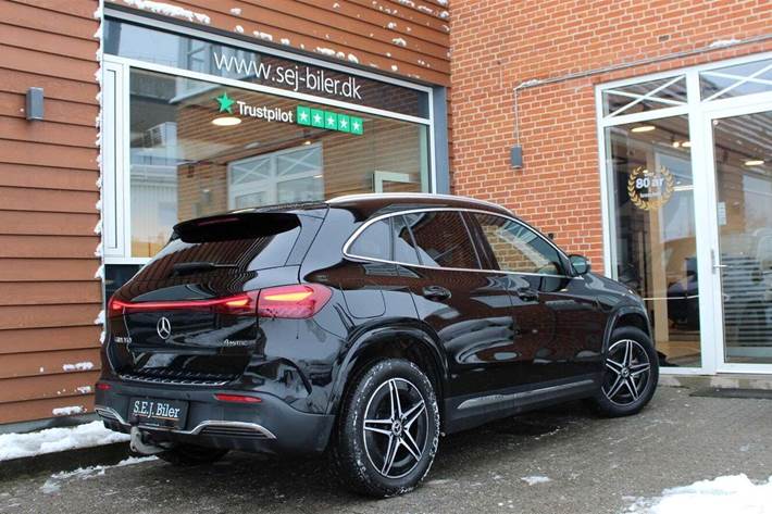 Sort Mercedes EQA350 fra 2024