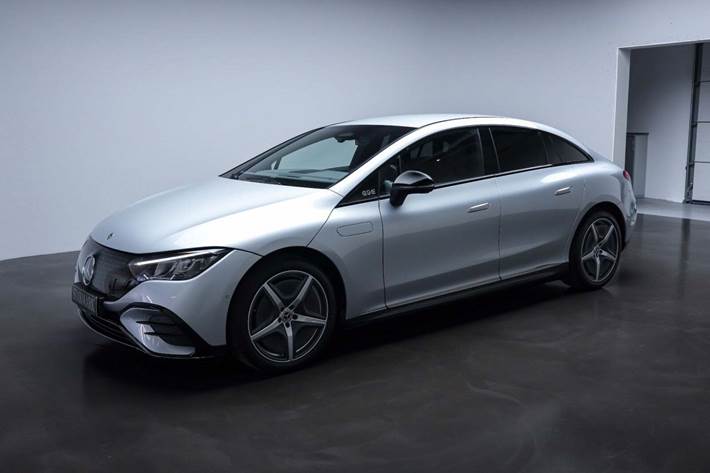 Sølv Mercedes EQE350+ fra 2025