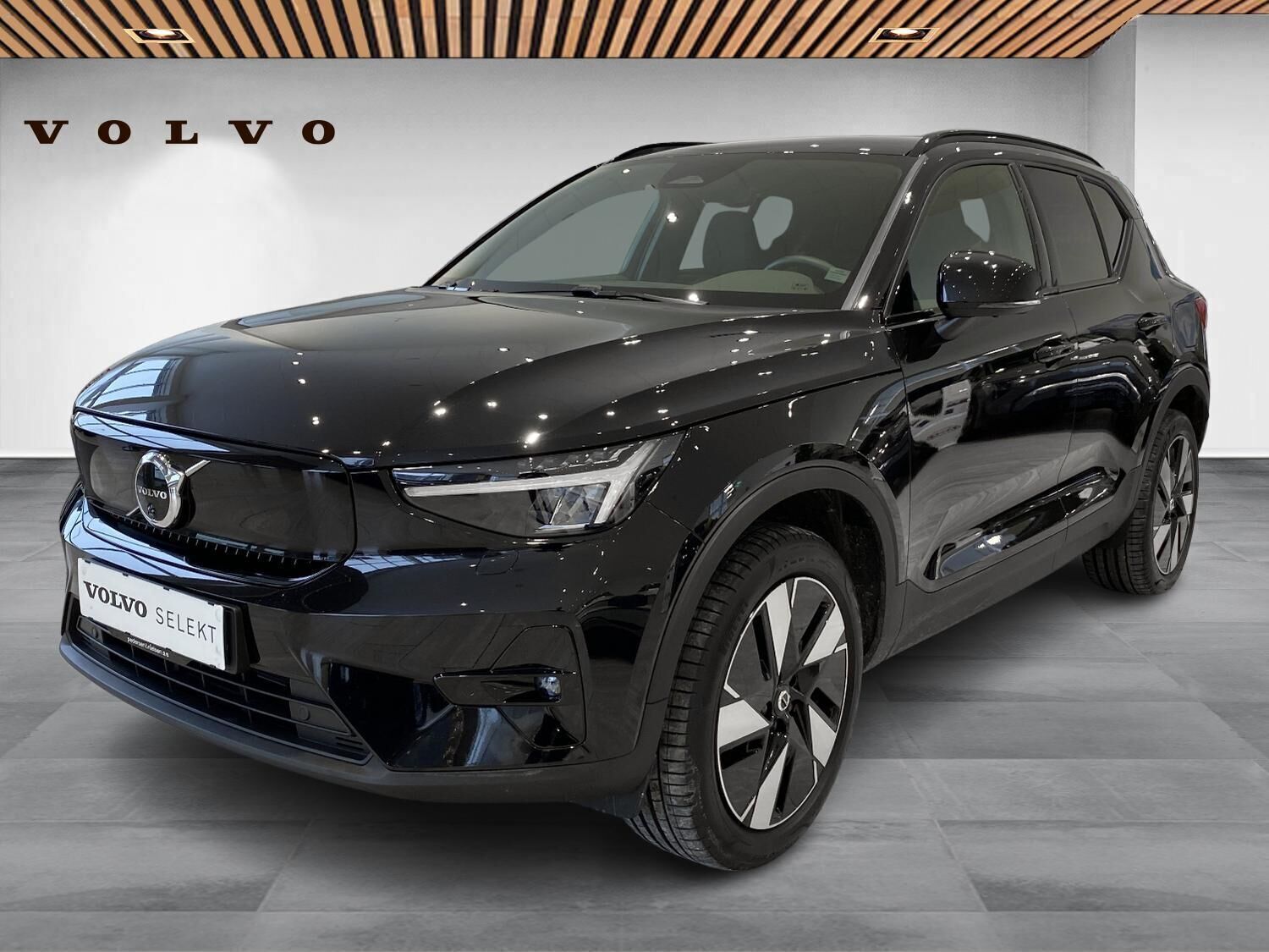 Volvo EX40 Single Motor Extended Range Plus 252HK 5d Aut.