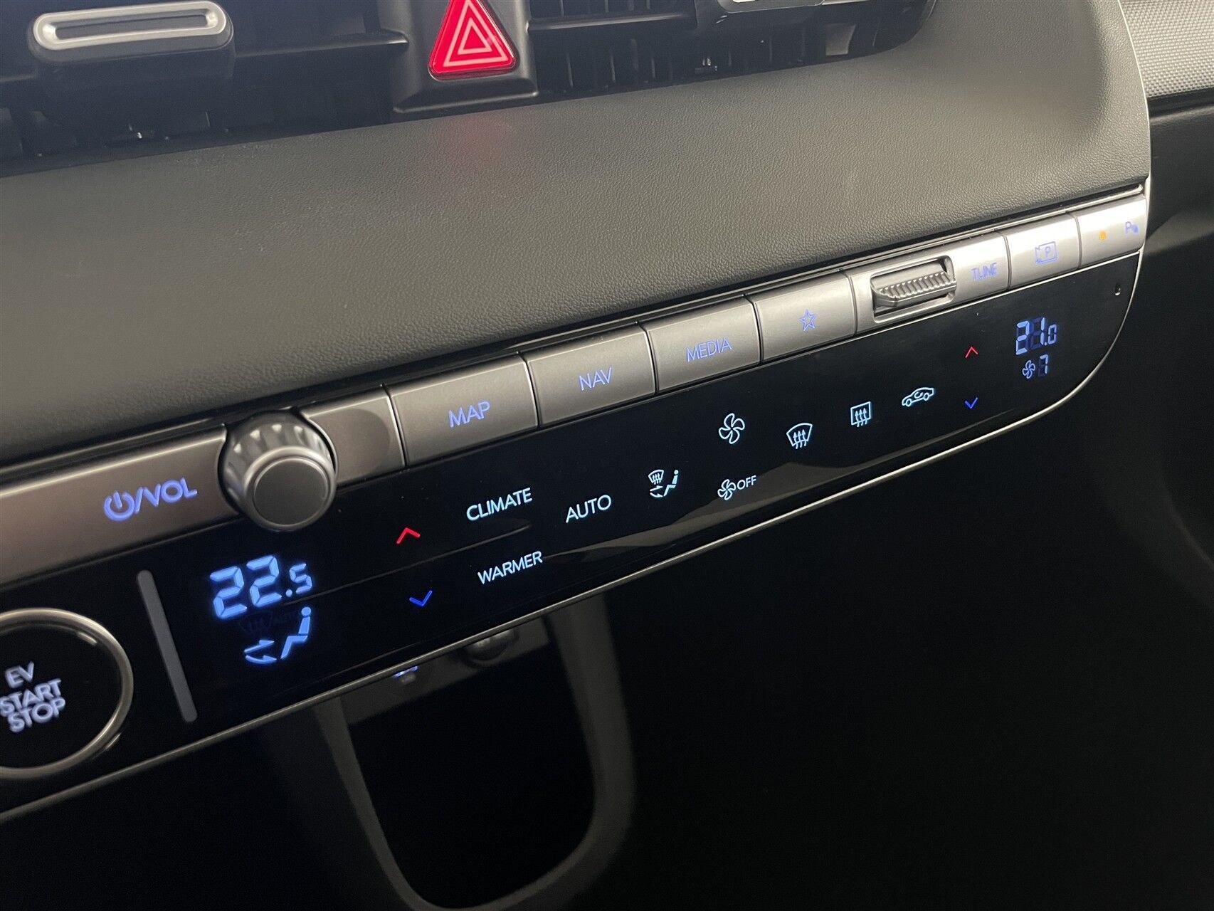 Blå Hyundai Ioniq 5 fra 2023