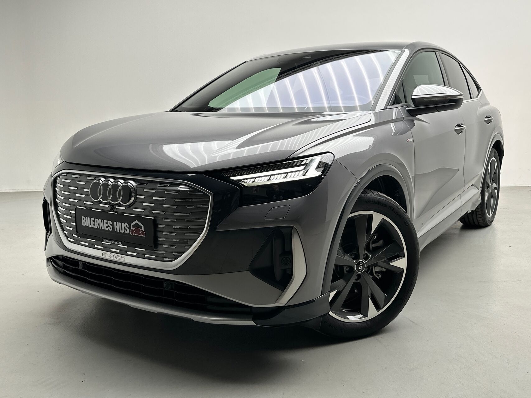 Sort Audi Q4 fra 2024