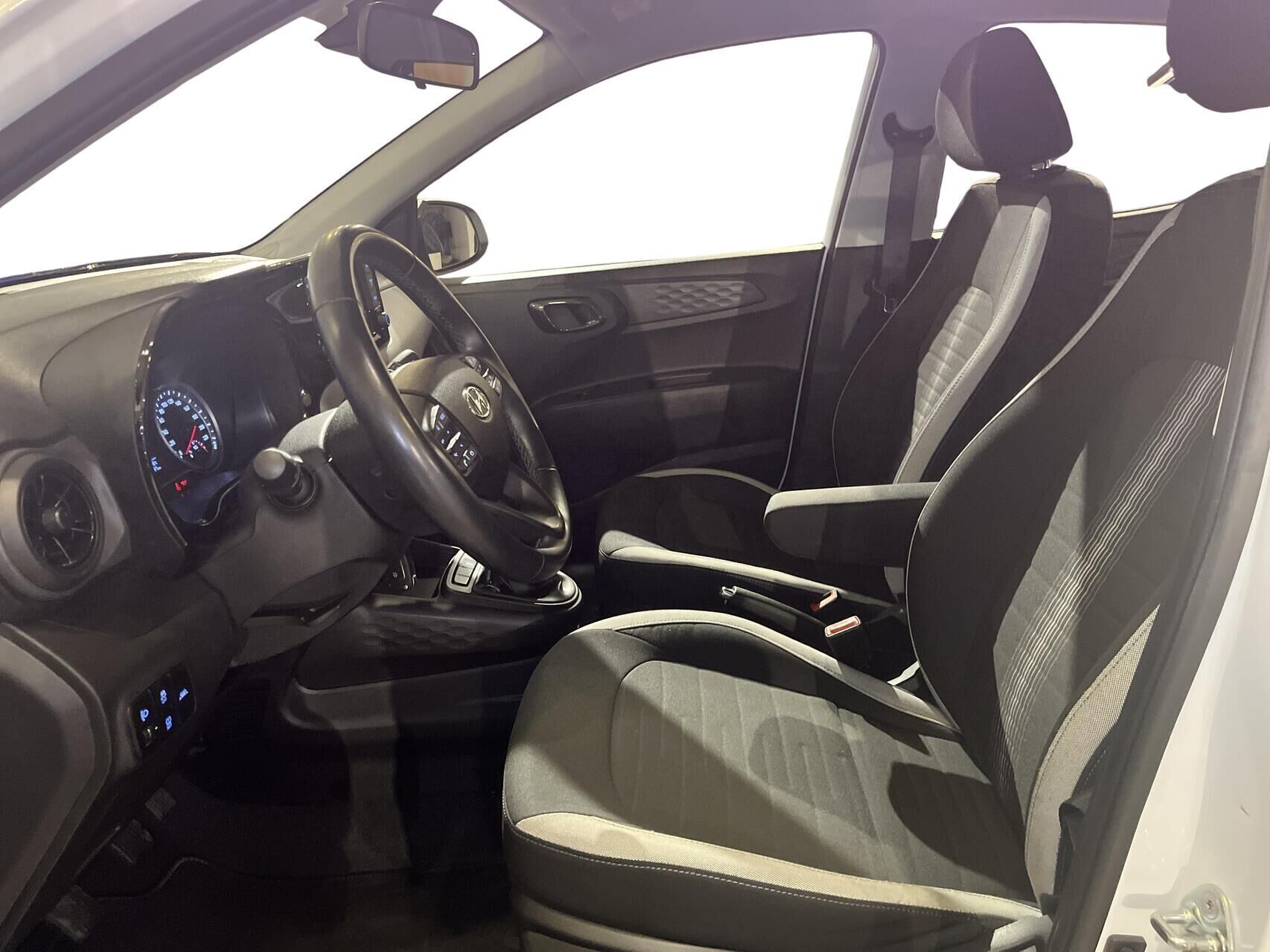 Hyundai i10 1,0 Essential 67HK 5d