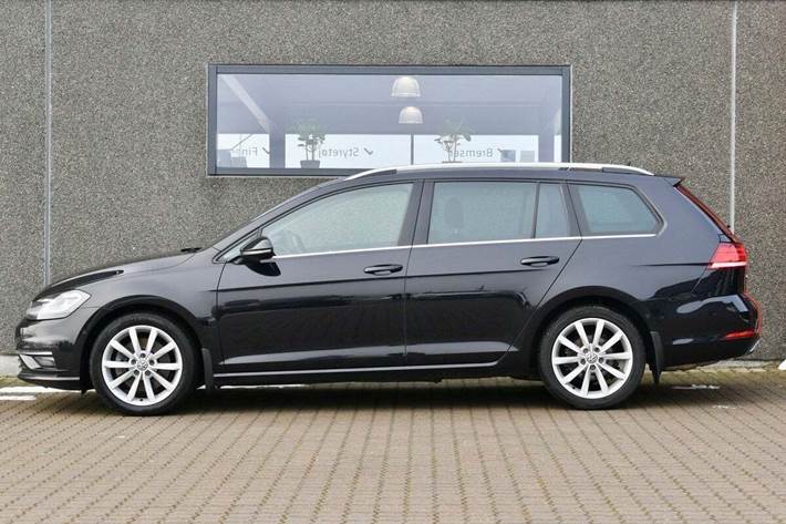 Sort VW Golf VII fra 2017