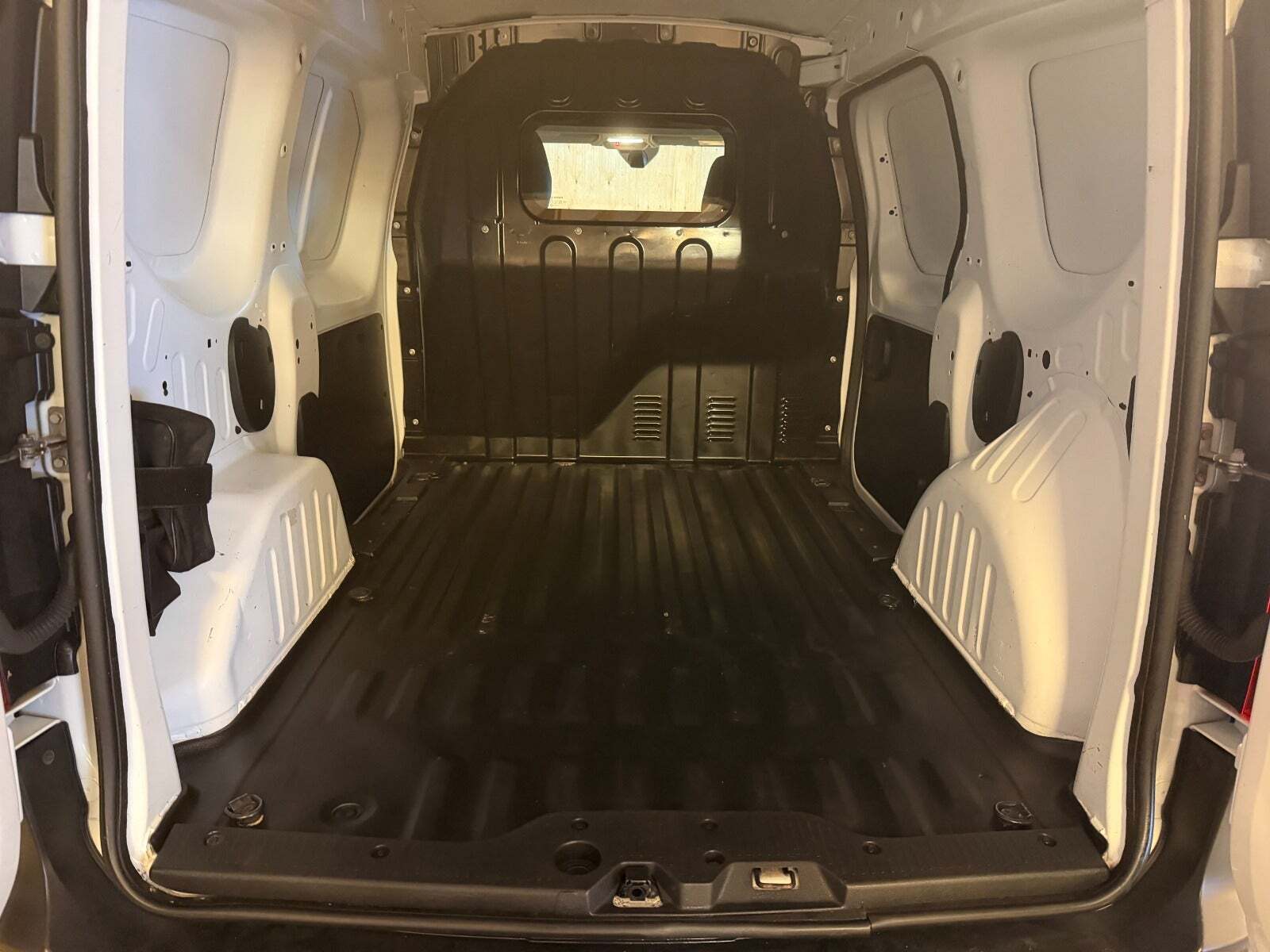 Hvid Renault Express fra 2021