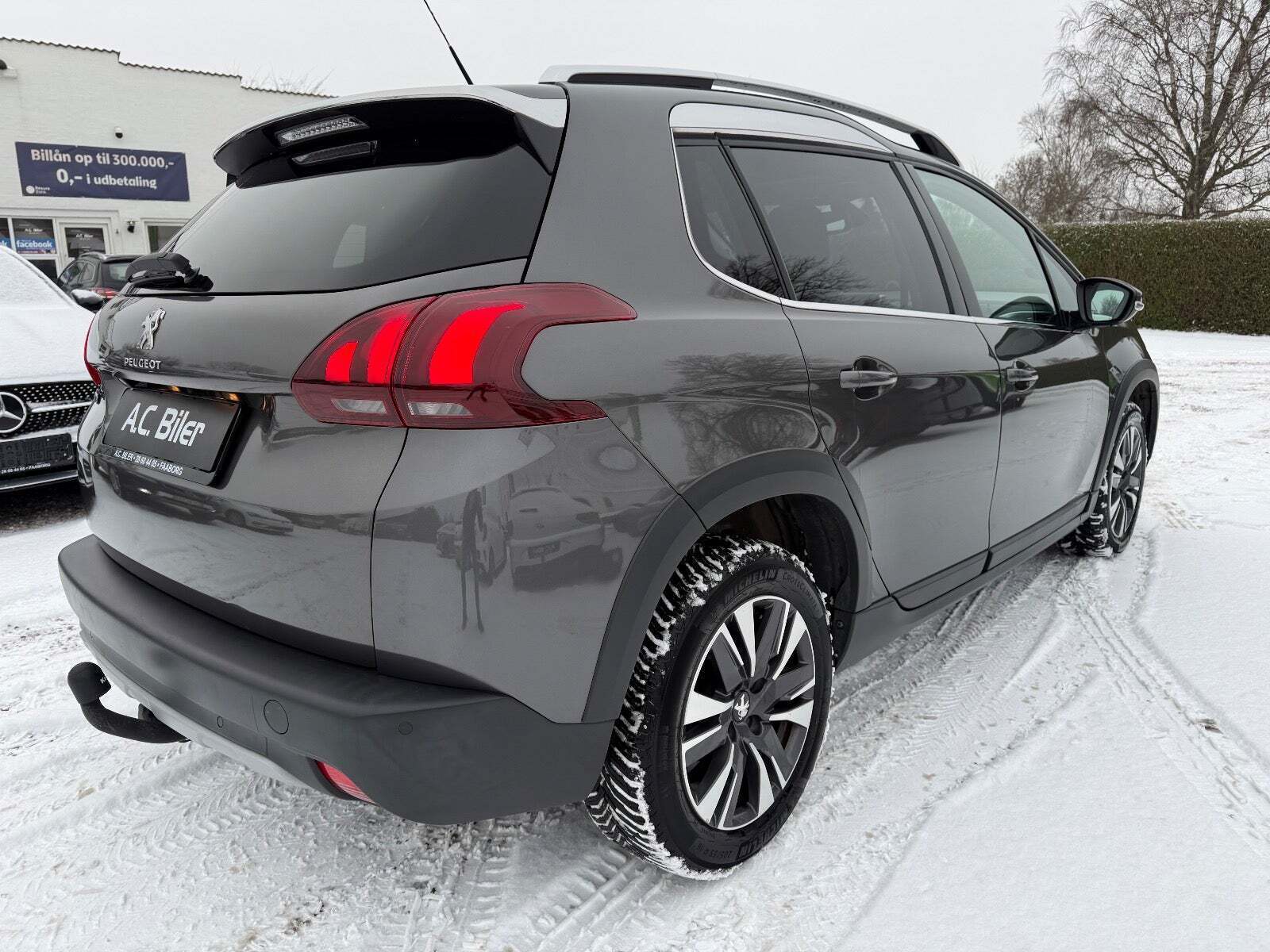 Peugeot 2008 1,2 e-THP 110 Allure Sky