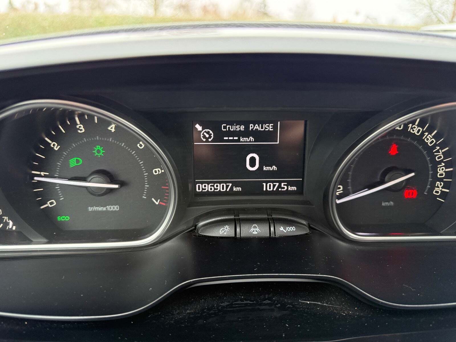 Sort Peugeot 2008 fra 2018