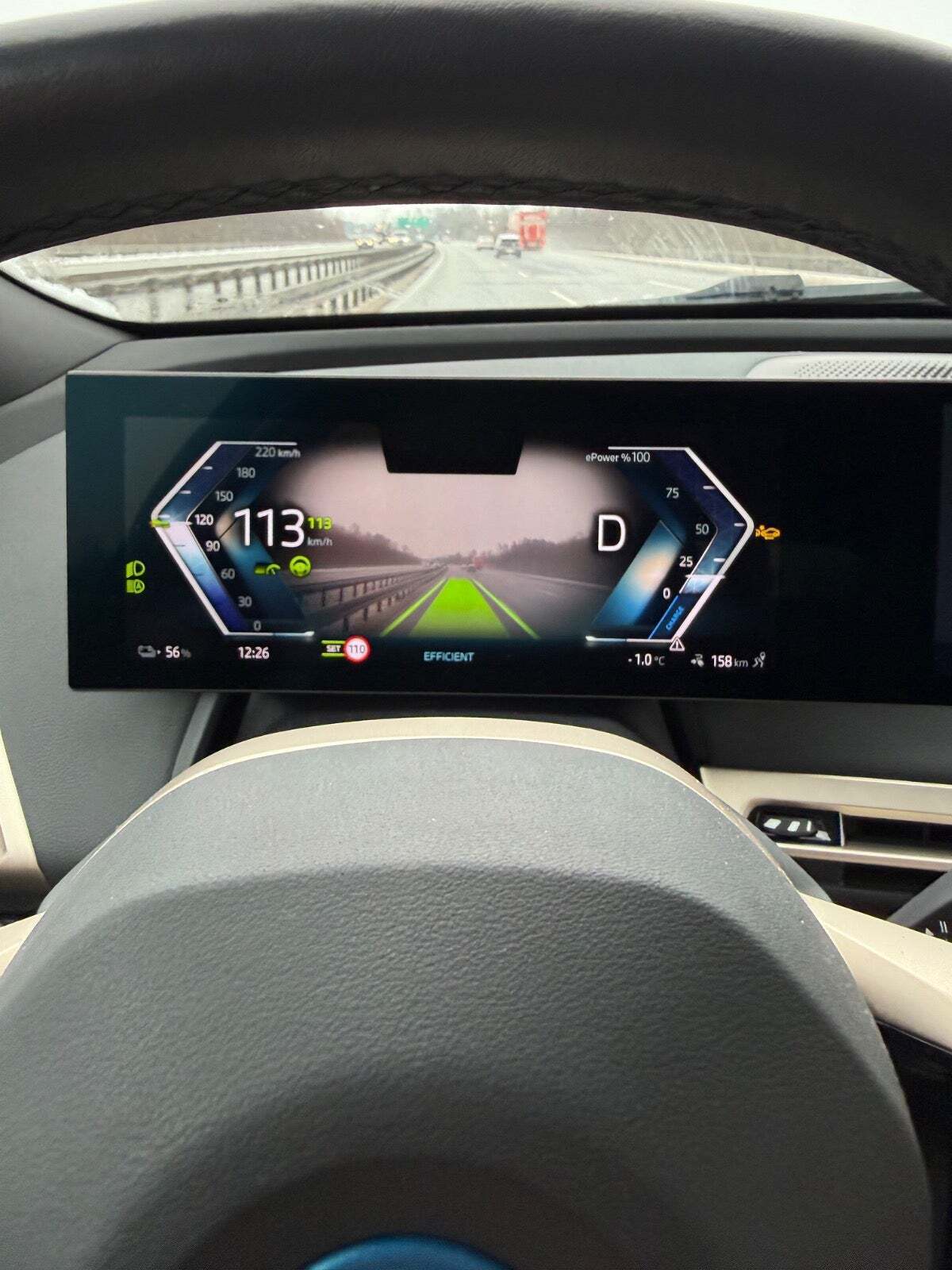 Grå BMW iX fra 2024