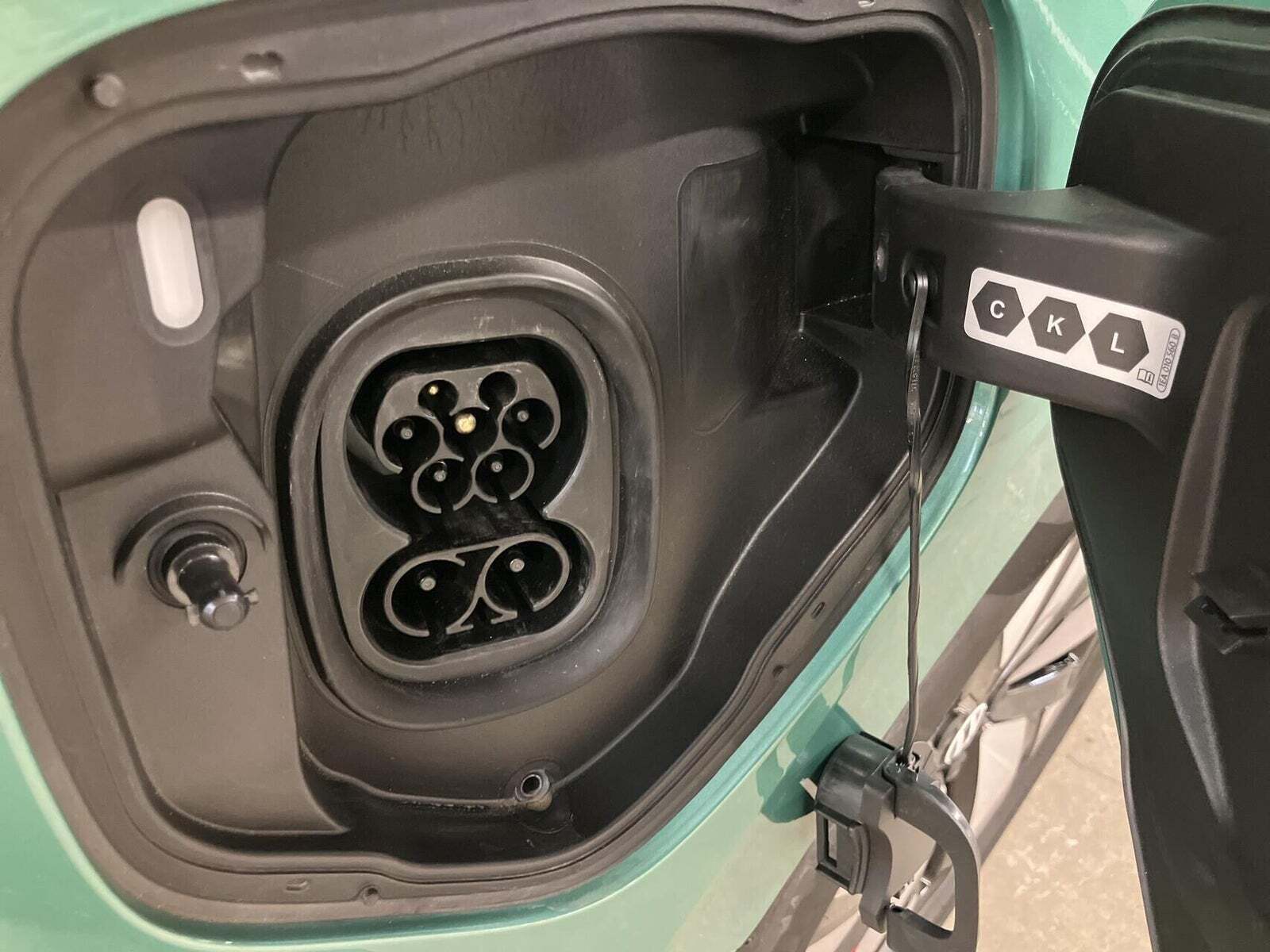 Grøn VW ID.Buzz fra 2025