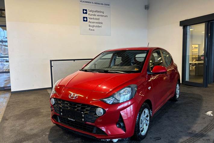 Rød Hyundai i10 fra 2020