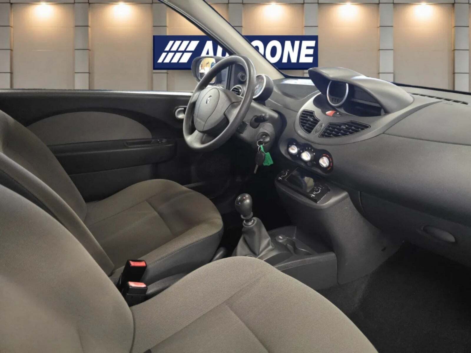 Sølv Renault Twingo fra 2011