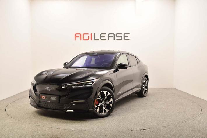 Sort Ford Mustang Mach-E fra 2021 set udefra
