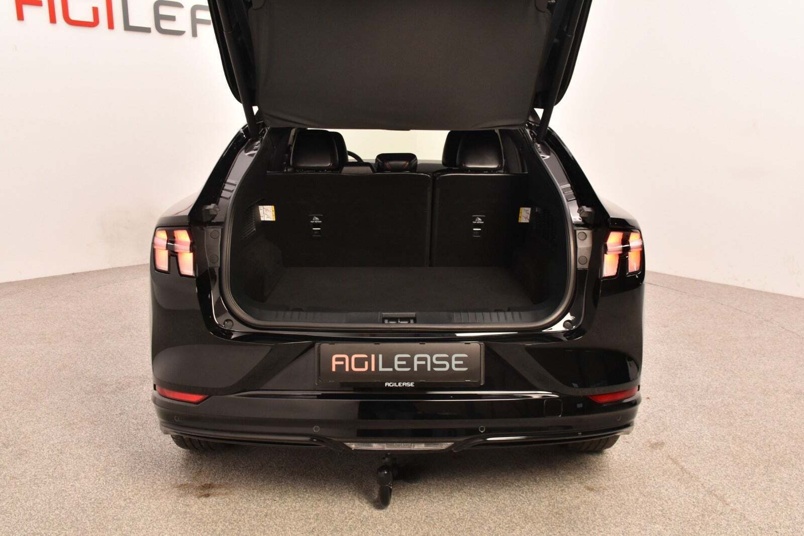 Sort Ford Mustang Mach-E fra 2021