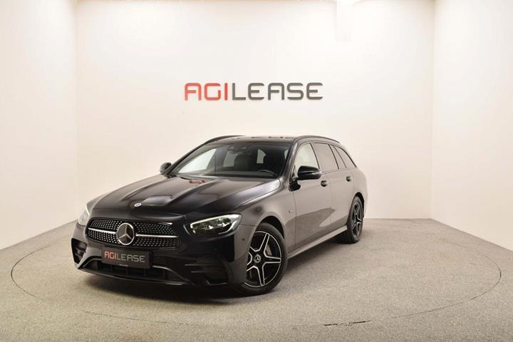 Sort Mercedes E300 de fra 2021 set udefra