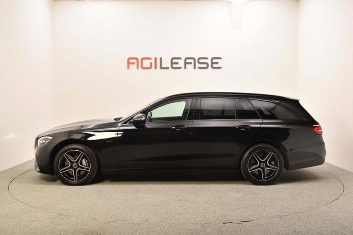 Sort Mercedes E300 de fra 2021